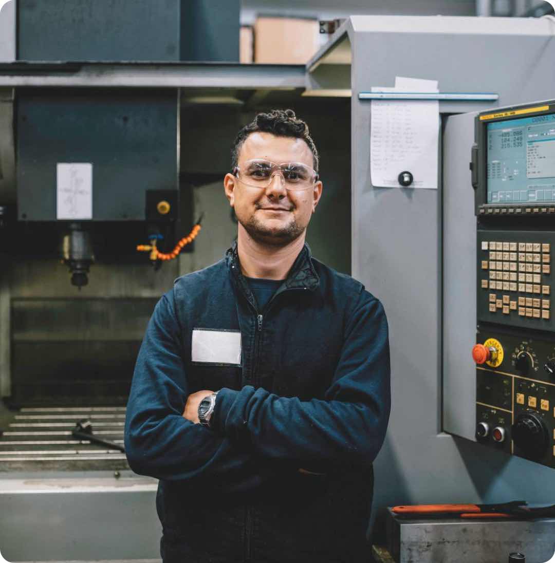 https://www.machinefabriekheezen.nl/wp-content/uploads/2025/06/medewerker.jpg